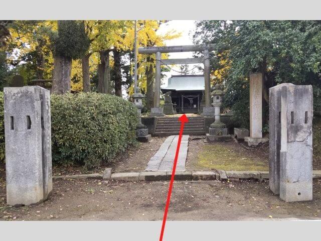 横田神社の入り口の写真