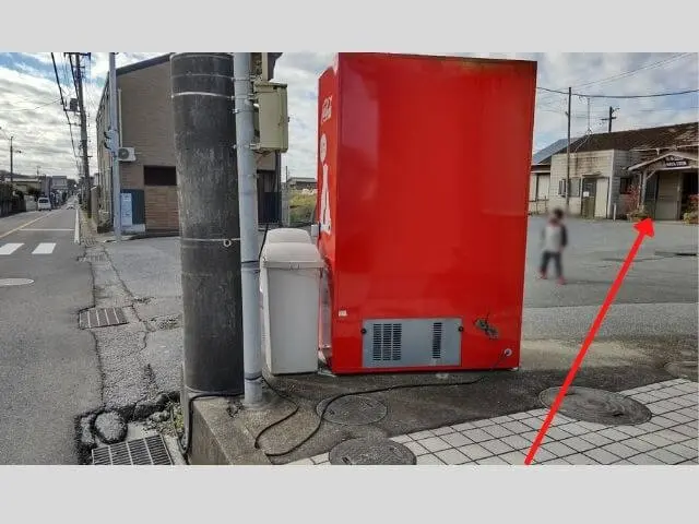 馬来田駅前のロータリーの写真