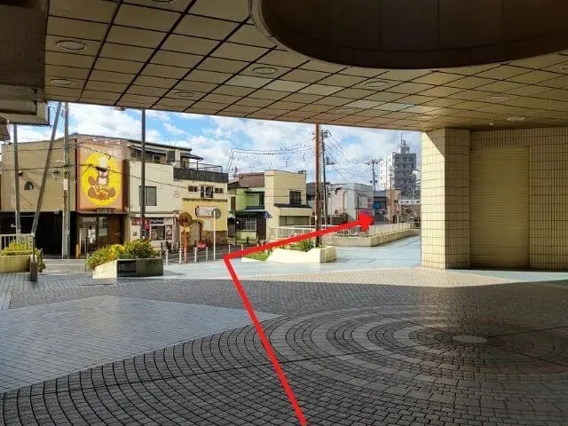 アーケードの下の写真